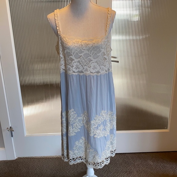 Beautiful Odd Molly Dress - Picture 2 of 10